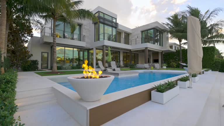 Green Park Villa Amenities Showcase: Clubhouse, Pool & Urban Forest Access